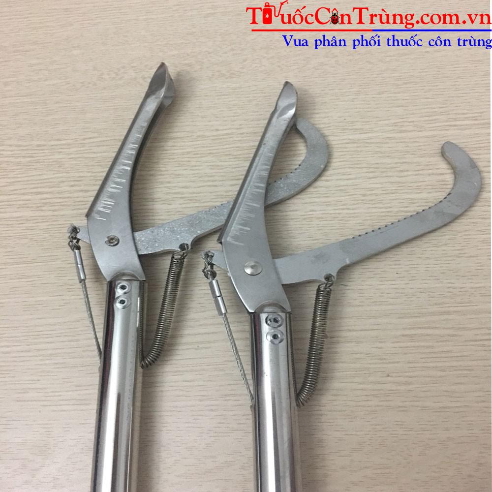 Gậy bắt rắn giúp bạn bắt rắn nhanh chóng và an toàn
